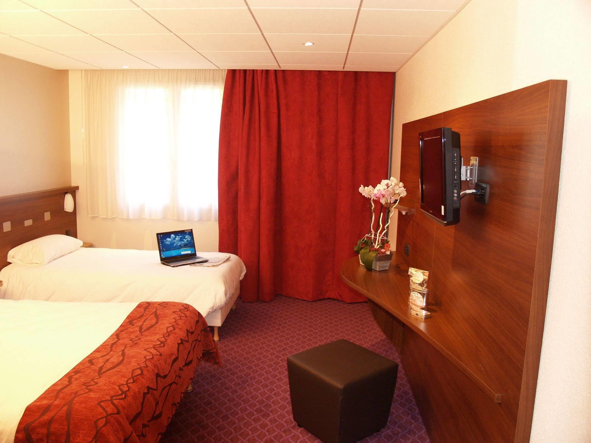 Brit Hotel Nantes Vigneux - L'Atlantel Vigneux-de-Bretagne Exterior foto